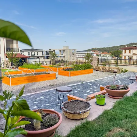 Elegant 1-br With Pool Access Near G-1 38 아파트 *