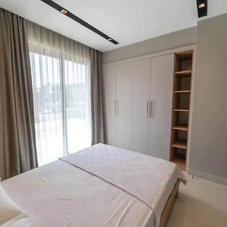 Elegant 1-br With Pool Access Near G-1 38 *